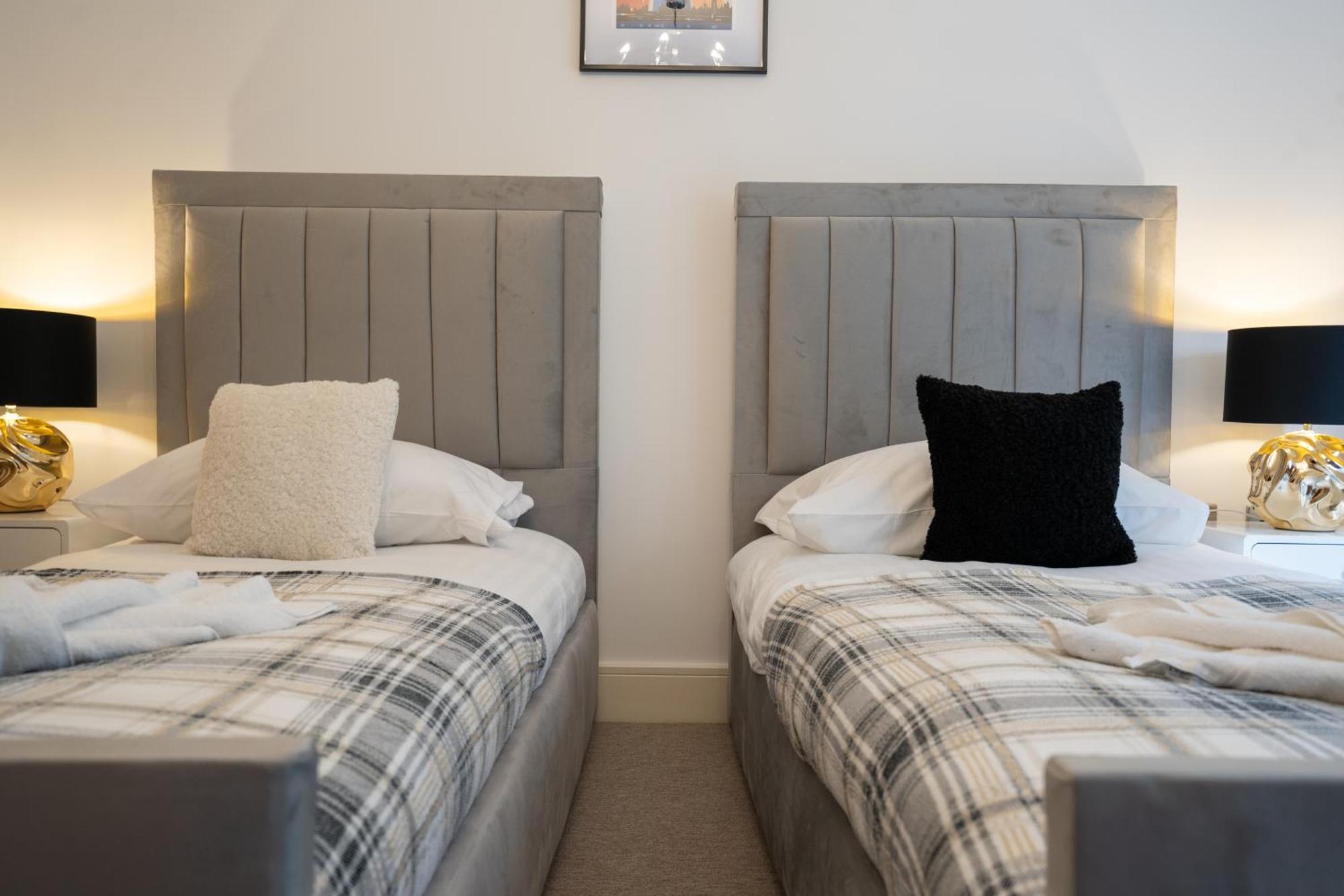 Marston Green Emirates House, Luxe 5 Bed, With King Sized Beds, Next To Aiport & Nec, Jlr 5 Minsヴィラ エクステリア 写真