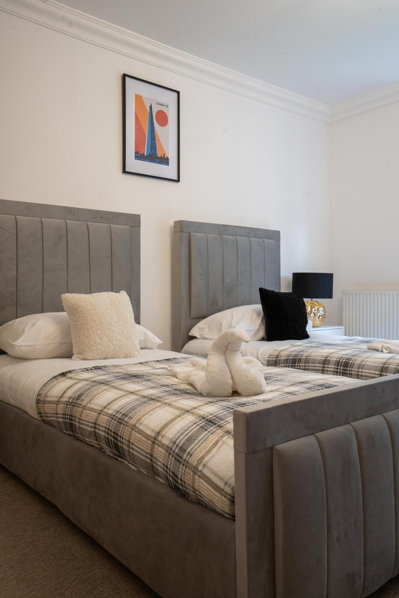 Marston Green Emirates House, Luxe 5 Bed, With King Sized Beds, Next To Aiport & Nec, Jlr 5 Minsヴィラ エクステリア 写真