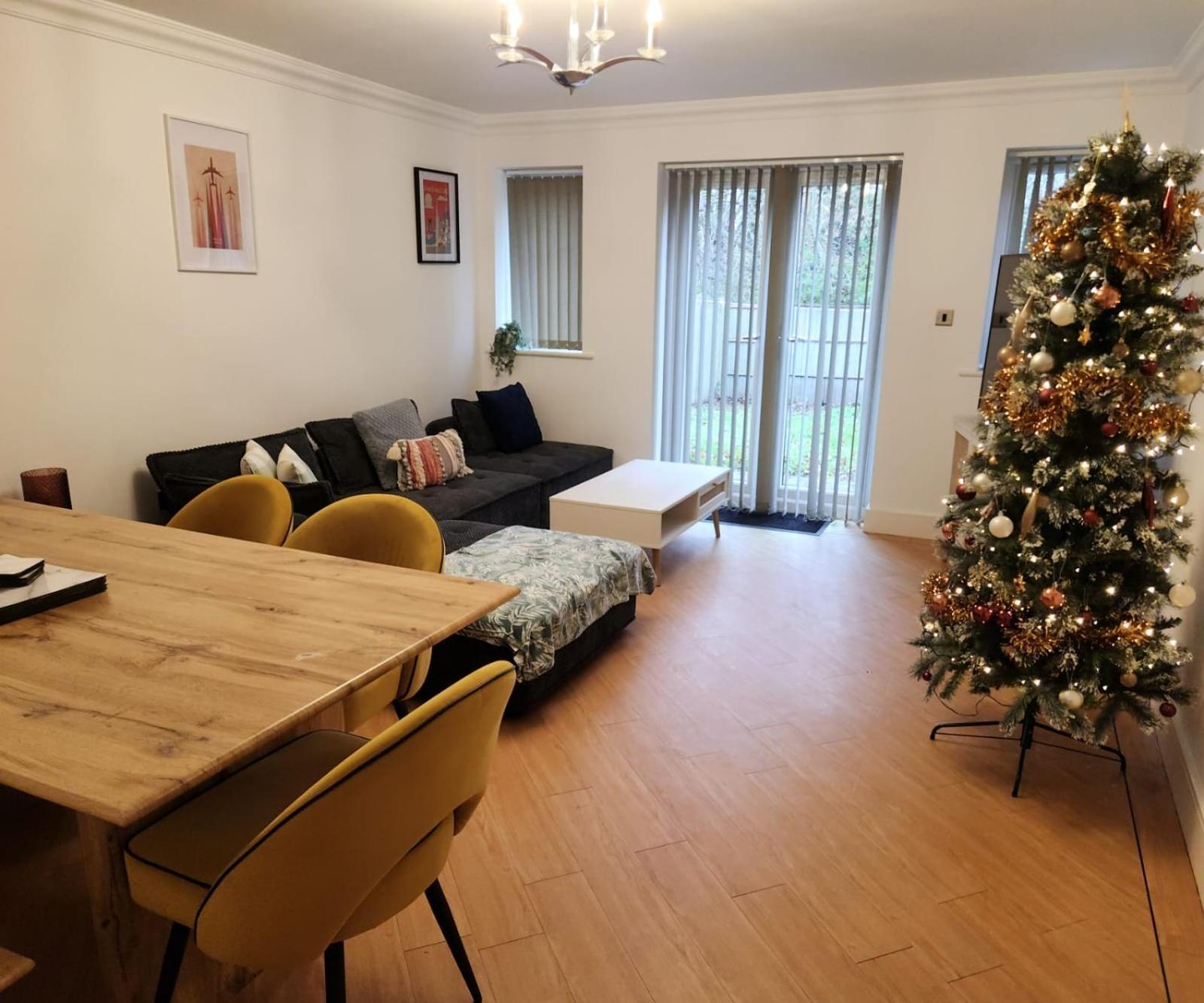 Marston Green Emirates House, Luxe 5 Bed, With King Sized Beds, Next To Aiport & Nec, Jlr 5 Minsヴィラ エクステリア 写真